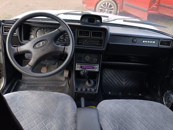 2010 Lada (ВАЗ) 2107, серебристый, 160000 рублей - вид 12