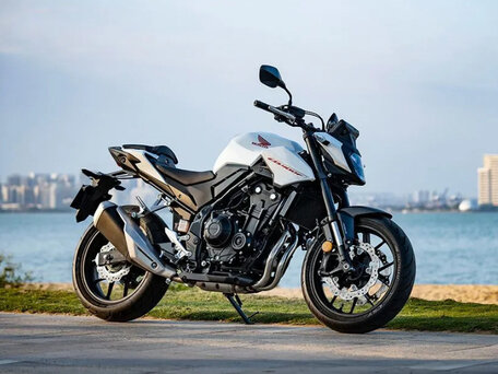 2024 Honda CB 400F, белый, 849900 рублей, вид 1