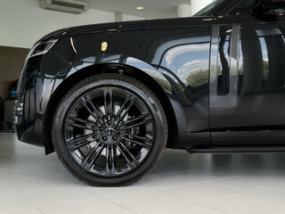 2026 Land Rover Range Rover P360 MHEV Long V, чёрный, 20200000 рублей, вид 4