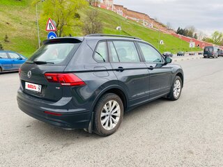 2017 Volkswagen Tiguan II, серый, 1795000 рублей, вид 5