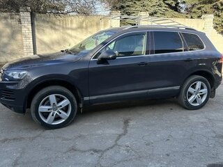 2011 Volkswagen Touareg II, серый, 2200000 рублей, вид 4