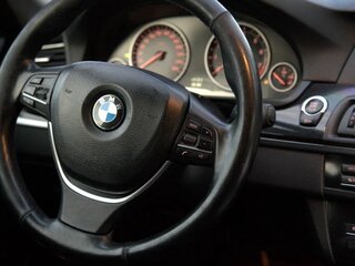 2013 BMW 5 серии 528i xDrive VI (F10/F11/F07), чёрный, 1650000 рублей, вид 4