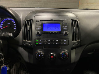 2010 Hyundai i30 I Рестайлинг, белый, 500000 рублей, вид 3