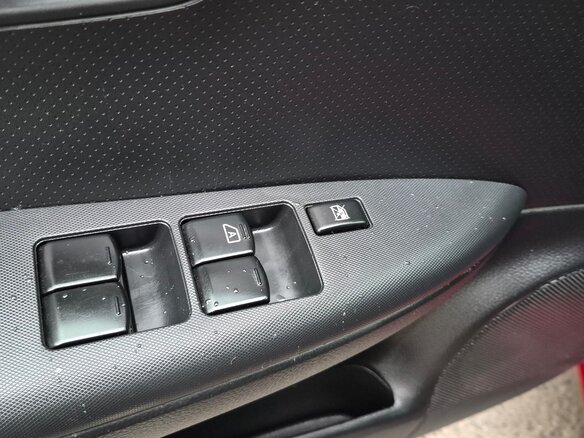 2013 Nissan Note I Рестайлинг, красный, 460000 рублей - вид 21
