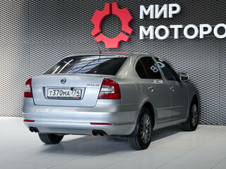 2011 Skoda Octavia DSG7 II (A5) Рестайлинг, серебристый, 699000 рублей, вид 4