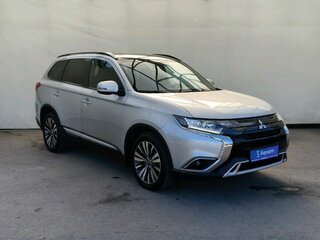 2019 Mitsubishi Outlander III Рестайлинг 3, серебристый, 1882000 рублей, вид 2