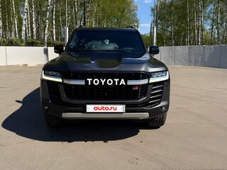 2022 Toyota Land Cruiser 300 Series, серый, 10000000 рублей, вид 3