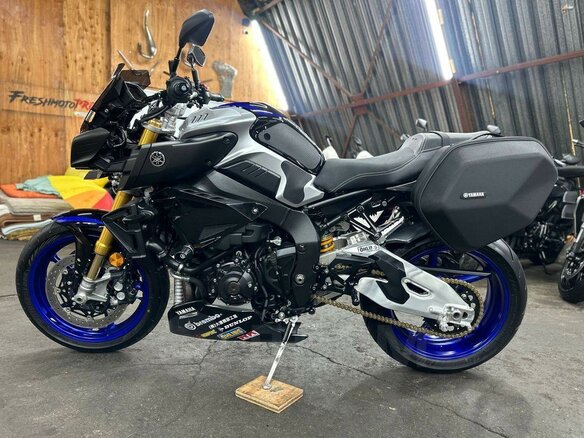 2017 Yamaha MT-10SP, серебристый, 1470000 рублей - вид 4