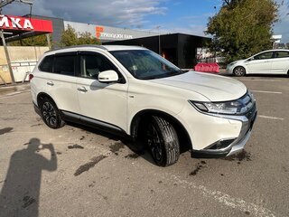 2018 Mitsubishi Outlander III Рестайлинг 2, белый, 2550000 рублей, вид 1
