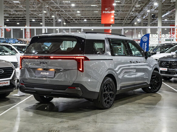 2026 Kia Carnival IV Рестайлинг, серый, 7250000 рублей - вид 3
