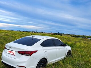 2019 Hyundai Solaris II, белый, 850000 рублей, вид 5