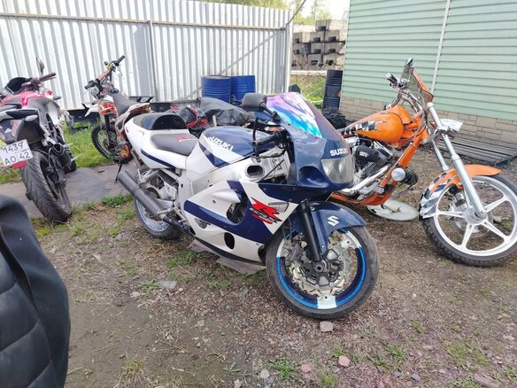 1999 Suzuki GSX-R 600, синий, 130000 рублей