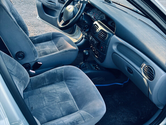 2001 Renault Megane I Рестайлинг, серебристый, 249000 рублей - вид 12