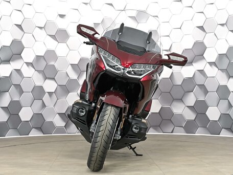 2025 Honda GL 1800 Gold Wing, красный, 3649000 рублей, вид 5