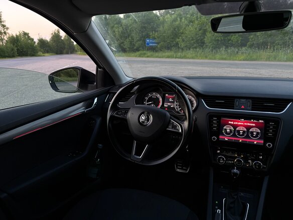 2017 Skoda Octavia III (A7) Рестайлинг, белый, 1650000 рублей - вид 8