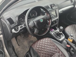 2011 Skoda Octavia II (A5) Рестайлинг, серый, 650000 рублей, вид 5