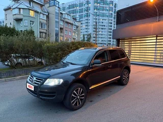 2006 Volkswagen Touareg I, чёрный, 685000 рублей, вид 1