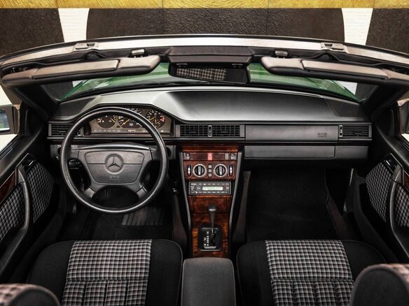 1994 Mercedes-Benz E-Класс 200 I (W124), зелёный, 3890000 рублей - вид 9
