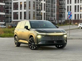 2026 Toyota bZ3X 58.3 kWh, чёрный, 3000000 рублей, вид 4