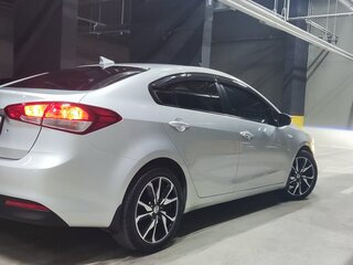 2017 Kia Cerato III Рестайлинг (Classic), серебристый, 1420000 рублей, вид 5