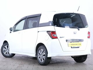 2014 Honda Freed I Рестайлинг 2, белый, 1329000 рублей, вид 4