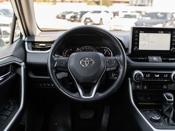 2020 Toyota RAV4 V (XA50), белый, 3599000 рублей - вид 12