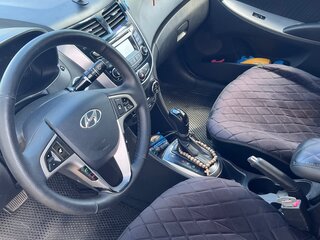 2014 Hyundai Solaris I Рестайлинг, чёрный, 915000 рублей, вид 4