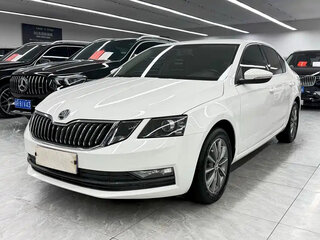 2022 Skoda Octavia III (A7) Рестайлинг, белый, 1285000 рублей, вид 2