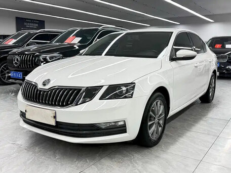 2022 Skoda Octavia III (A7) Рестайлинг, белый, 1285000 рублей, вид 2