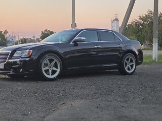 2012 Chrysler 300C II, чёрный, 1350000 рублей, вид 2