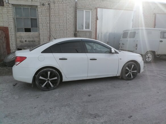 2012 Chevrolet Cruze I, белый, 505000 рублей - вид 3