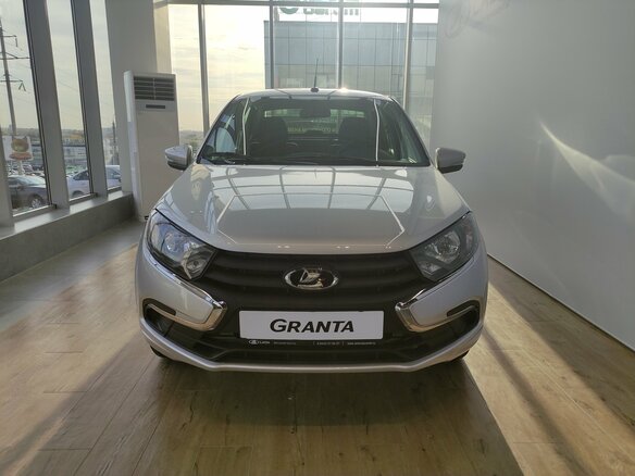 2026 Lada (ВАЗ) Granta I Рестайлинг, серебристый - вид 2