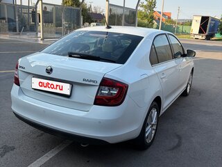 2017 Skoda Rapid I Рестайлинг, белый, 1350000 рублей, вид 4
