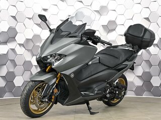 2021 Yamaha TMAX, серый, 999000 рублей, вид 2
