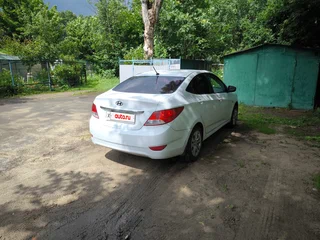 2011 Hyundai Solaris I, белый, 450000 рублей, вид 1