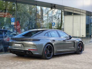 2026 Porsche Panamera GTS III, зелёный, 29680000 рублей, вид 4