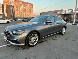 2021 Mercedes-Benz E-Класс 250 V (W213, S213, C238) Рестайлинг, серый, 4700000 рублей, вид 1