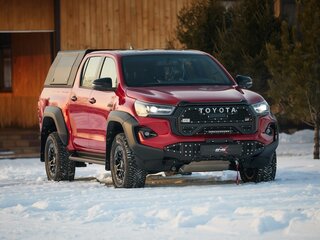 2023 Toyota Hilux VIII Рестайлинг 2, красный, 7240000 рублей, вид 1