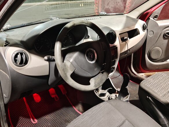 2011 Renault Logan I Рестайлинг, красный - вид 14