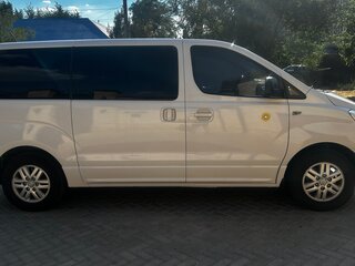 2016 Hyundai Grand Starex I Рестайлинг, белый, 1700000 рублей, вид 2