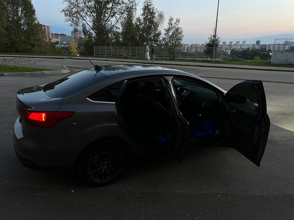 2017 Ford Focus III Рестайлинг, серый, 1200000 рублей - вид 10