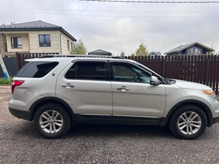 2014 Ford Explorer V, серебристый, 1800000 рублей, вид 2