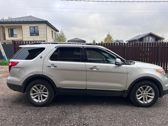 2014 Ford Explorer V, серебристый, 1800000 рублей - вид 1
