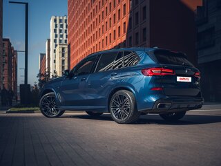 2019 BMW X5 M50d IV (G05/G18), синий, 6495000 рублей, вид 4