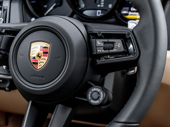 2026 Porsche Macan I Рестайлинг 2, коричневый - вид 18