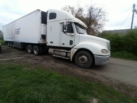 2002 Freightliner Columbia, белый, 2800000 рублей, вид 1