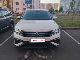2021 Volkswagen Tiguan II Рестайлинг, белый, 2884000 рублей, вид 2