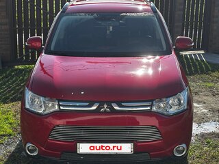 2013 Mitsubishi Outlander III, красный, 1550000 рублей, вид 1