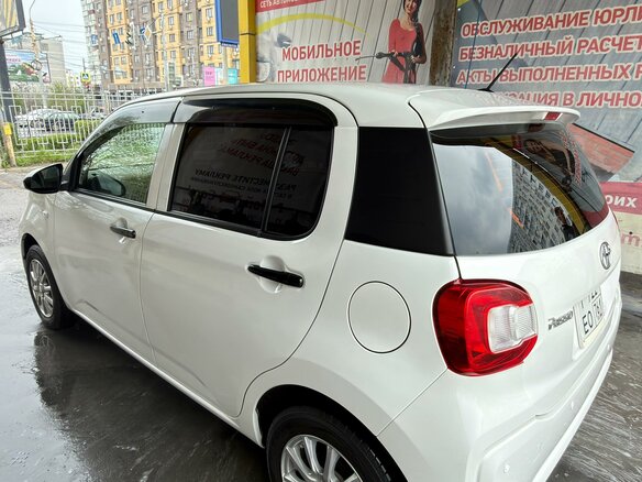 2017 Toyota Passo III, белый, 1070000 рублей - вид 12