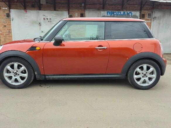 2011 Mini Hatch One II (R56) Рестайлинг, оранжевый, 820000 рублей - вид 6